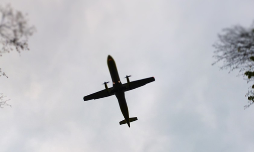 Flugzeug am Himmel: Viel dürften am Dienstag nicht pünktlich sein.