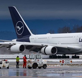Lufthansa A380 am Flughafen Vancouver: Ein medizinischer Zwischenfall führte zur Landung in Kanada.