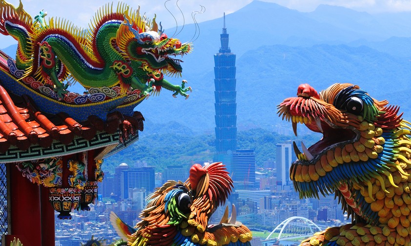 Taiwan bietet Tradition und Moderne: Blick auf den Wolkenkratzer Taipei 101 in Taipeh.