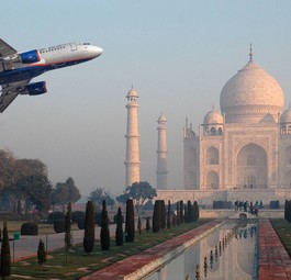 Airbus A320 von Aeroflot über dem Taj Mahal: Indien hat sich zum Umschlagplatz für westliche Ersatzteile entwickelt.