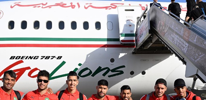 Das Team aus Marokko reiste mit einer Boeing 787-8 (Kennzeichen CN-RGC) von Royal Air Maroc an. Der Dreamliner trägt den Schriftzug Go Lions (Vorwärts, Löwen!), da die Mannschaft den Spitznamen Lions de l'Atlas (Atlaslöwen) trägt.