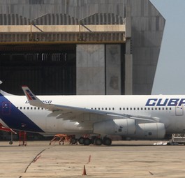 Ilyushin Il-96, Kennzeichen CU-T1250, hier zu sehen 2011: Fliegt noch immer.