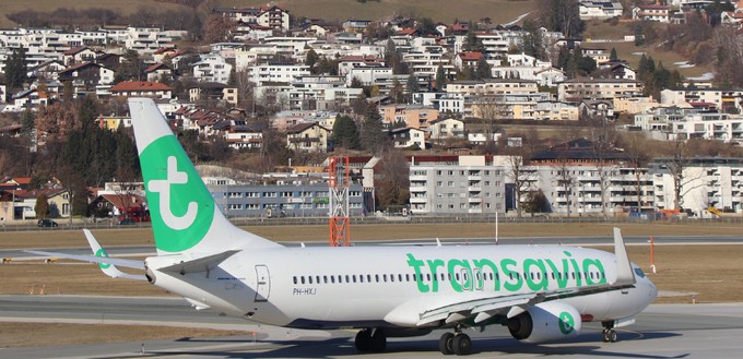 Auch KLM-Tochter Transavia muss nun in Innsbruck eine Pause einlegen.