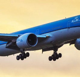 Boeing 777 von KLM: Ein solches Flugzeug verlor ein Bauteil.
