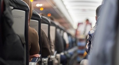 Flugzeugkabine: Die Zahl pöbelnder Passagiere nimmt zu.