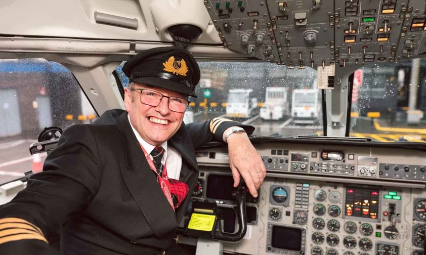 Nach 34 Jahren im Cockpit macht Logan Air dienstältester Pilot Eddie Watt Schluss: Gleichzeitig war es auch der letzte Saab-340-Flug bei der Airline.