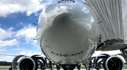 Airbus A220 von Delta: Wie geriet die Enteisungsflüssigkeit ins Flugzeug?