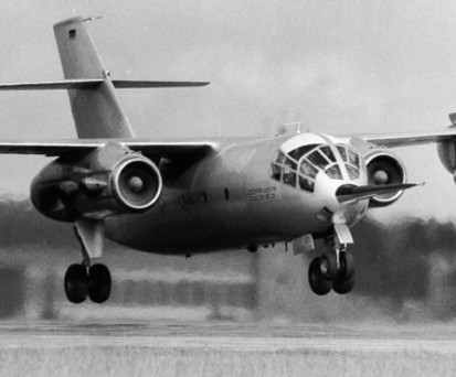 Ein Transportflugzeug mit Jet-Antrieb, das senkrecht startet und landet - diesen spektakulären Flieger entwickelten <a href="https://www.aerotelegraph.com/der-senkrechtstarter-unter-den-transportern" target="_blank" rel="noopener">Dornier-Ingenieure in den 1960er-Jahren: die Do 31</a>. Trotz großer Hoffnungen brachte sie es nie zur Serienproduktion. Der Prototyp E-1 steht heute im Dornier-Museum in Friedrichshafen.