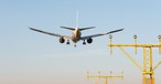 Landung am Flughafen Amsterdam-Schiphol: Einschränkungen im Juni.