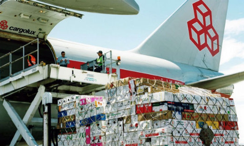 Frachter von Cargolux: Er bringt die Blumen ans Ziel.