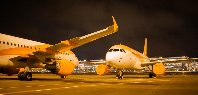 Neben gegroundeten Lufthansa-Flugzeugen sind es auch viele Flieger von Easyjet, die am BER nach wie vor auf bessere Tage warten.