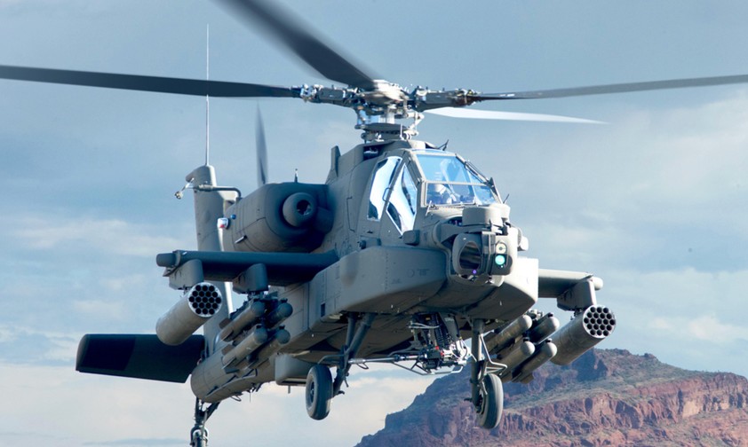 Boeing AH-64 Apache: Absolvierte seinen Erstflug im September 1975.