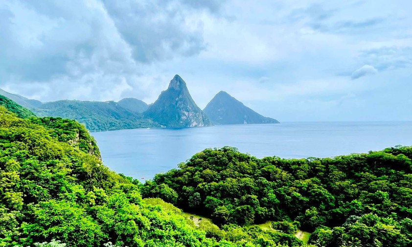 St Lucia Blick von Anse Chastenet auf Grand und Petit Piton