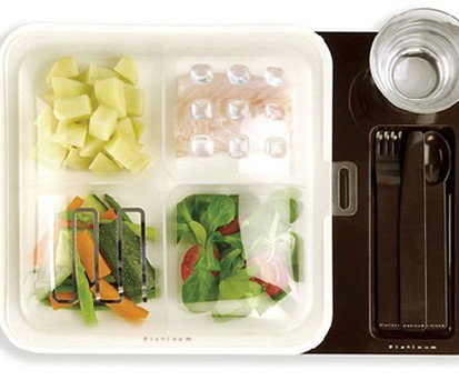 Mit etwas Glück stauben die Piloten das gute Essen der Premium-Passagiere ab.