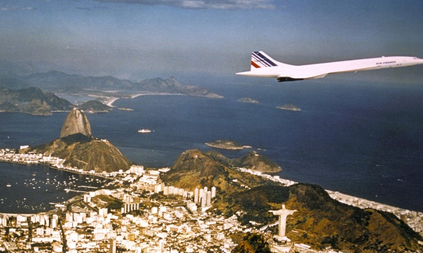 Eine Concorde von Air France über Rio de Janeiro: Am 21. Januar 1976 startete das Flugzeug in den Liniendienst.