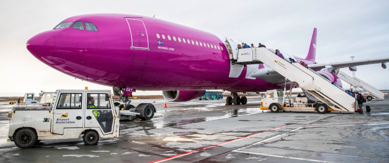 Flieger von Wow Air: Werden werden wieder Jets in diesen Farben abheben?