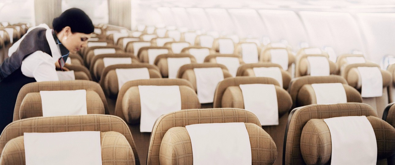 Kabine eines Airbus A330 von Swiss:S chick, aber in die Jahre gekommen.