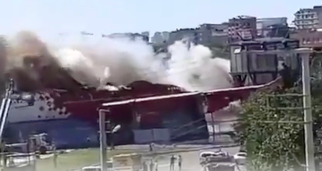 Airbus A340 in Flammen: Gut sieht es nicht aus.