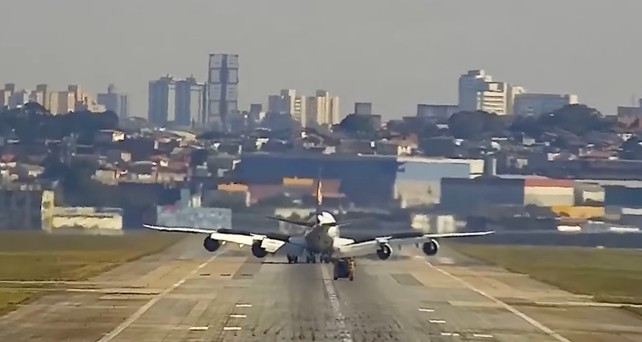 Die Boeing 747-8 nach der Landung in São Paulo: Der Loste fragte nach dem Grund für den Mayday-Ruf.