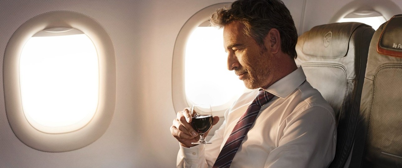 Sitz in der Business Class eines Airbus A320 von Lufthansa: Wer ganz vorne sitzen will, muss künftig extra zahlen.