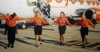 Alles so orange: Die Farbe behielt Easyjet seit dem Start im Jahr 1995 bei. Die Airline startete mit zwei geleasten Flugzeugen, baute aber schnell aus.