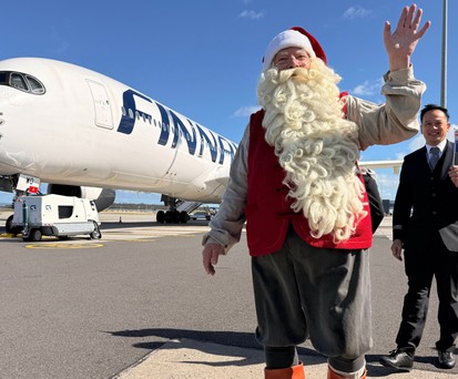 Airbus A350 von Finnair in Melbourne: Der Weihnachtsmann fliegt selbstverständlich mit der finnischen Nationalairline nach Australien.