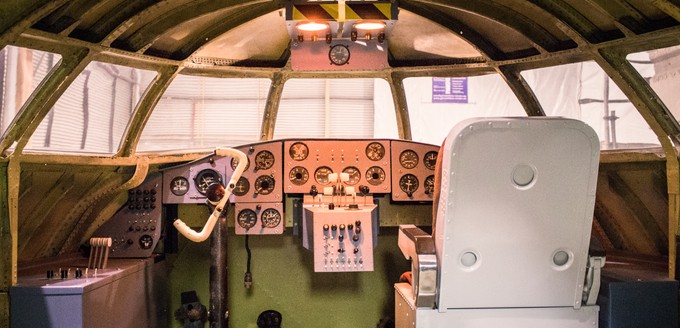 Das Cockpit konnte nur noch mit der Hälfte der Instrumenten ausgestattet werden.