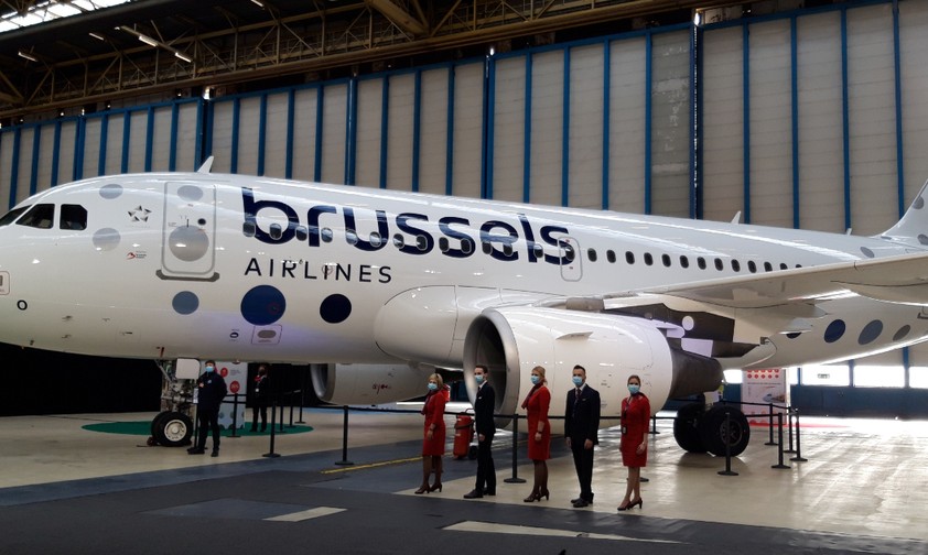 Flieger im neuen Brussels-Airlines-Design: Das Wort brussels ist nun deutlich größer als zuvor.
