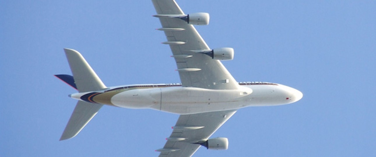 A380 von Singapore: Mit drei von vier Triebwerken gelandet.