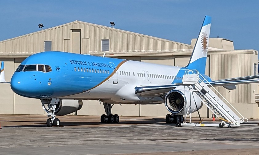 Die Boeing 757 Argentiniens: Sie trägt die Landesfarben.