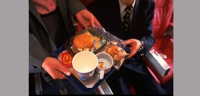 Fast food was served on bord.
