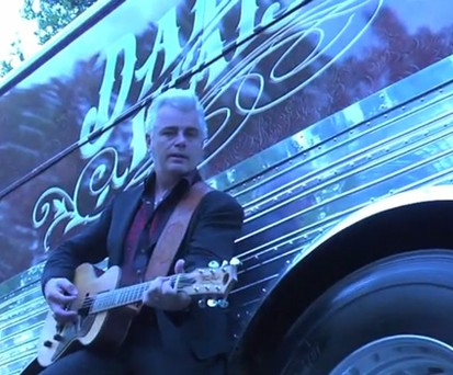 Dale Watson macht seiner Wut musikalisch Luft.
