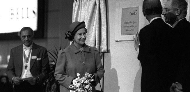 Erneuter Besuch der Queen: 1988 eröffnete Elizabeth II das Nord-Terminal.