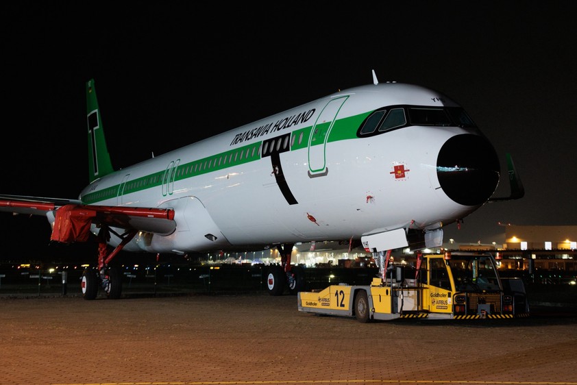 Der Airbus A321 Neo von Transavia mit Retrolackierung.