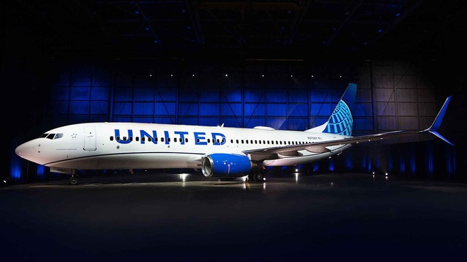 Als erstes Flugzeug trägt die Boeing 737-800 mit dem Kennzeichen N37267 das neue Kleid.