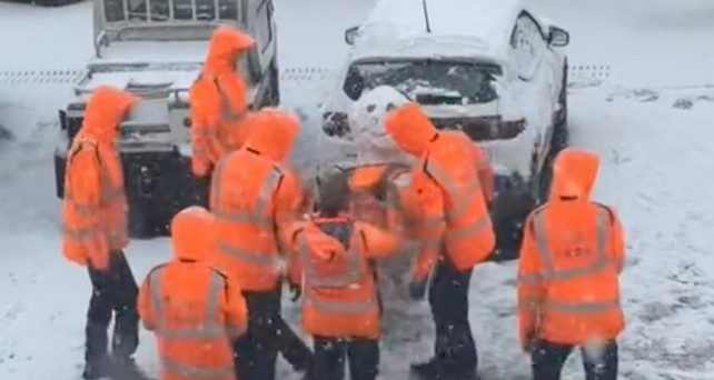 amsterdam schiphol schneemann