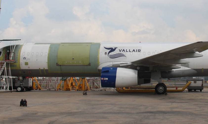 Airbus A321 von Vallair beim Umbau zum Frachter: Neuer Wettbewerber.