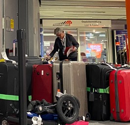 Koffer vor der Gepäckermittlung von Aviapartner am DUS: Bald wieder chaotisch?