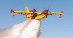 Canadair 515:  De Havilland Canada verspricht, dass der Flieger täglich bis zu 700.000 Liter Wasser ins Brandgebiet bringen kann.