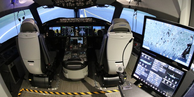 Im neuen Boeing-787-9-Simulator in Wien. Von ...