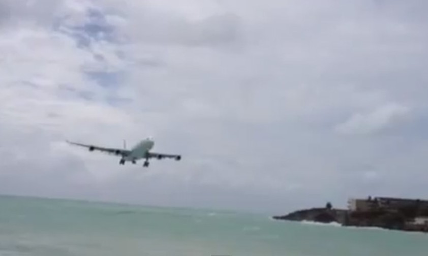Air-France-A340 im Anflug: Stürmisches Wetter.