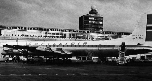 Flugzeug von Loftleiðir in New York: Die Fluglinie ging später in Icelandair auf.