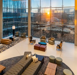 Blick in die Lobby des American Airlines Hotels.