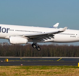 Die beiden A330, die bereits im Einsatz sind, aber noch eine weiße Lackierung tragen, werden bald angepasst.