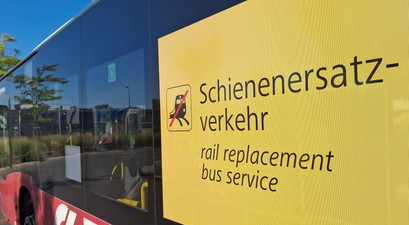 Schienenersatzverkehr: Die Schnellbahn zum Flughafen Wien fährt nicht mehr.