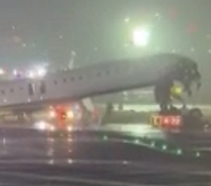 la guardia crj 900 air canada express