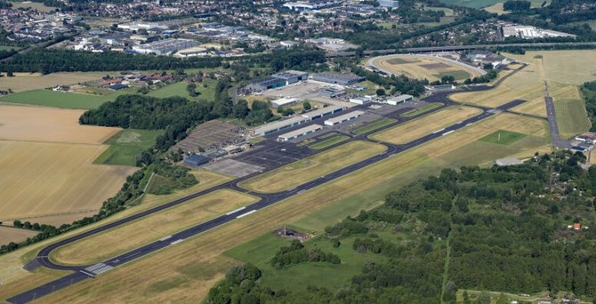 Flughafen Mönchengladbach: Wirkt ruhig - ist aber ganz schön geschäftig.
