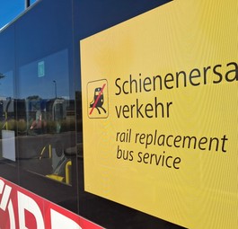Schienenersatzverkehr: Die Schnellbahn zum Flughafen Wien fährt nicht mehr.