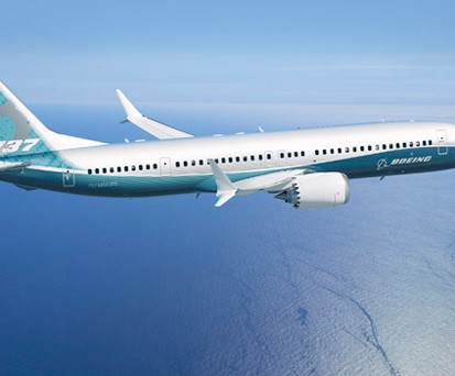 Die 737 Max 200 wurde am 8. September 2014 lanciert. Der Erstflug soll 2016 stattfinden, erste Maschinen sollen 2017 ausgeliefert werden. Die neue Variante basiert auf der 737 Max 8 und weist in der Mitte zusätzliche Notausgänge auf.