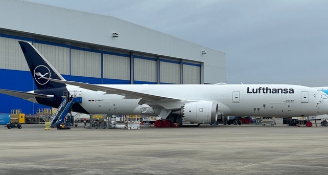 Dreamliner mit der Kennung D-ABPF bei Boeing in South Carolina: Für Lufthansa.